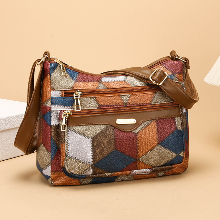 Bolso de piel con bloques de color