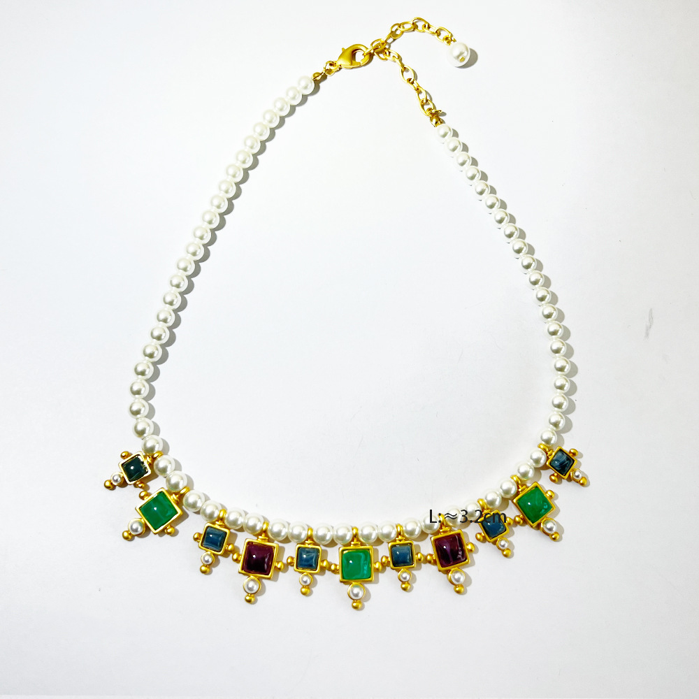 Collar de perlas bañado en cobre