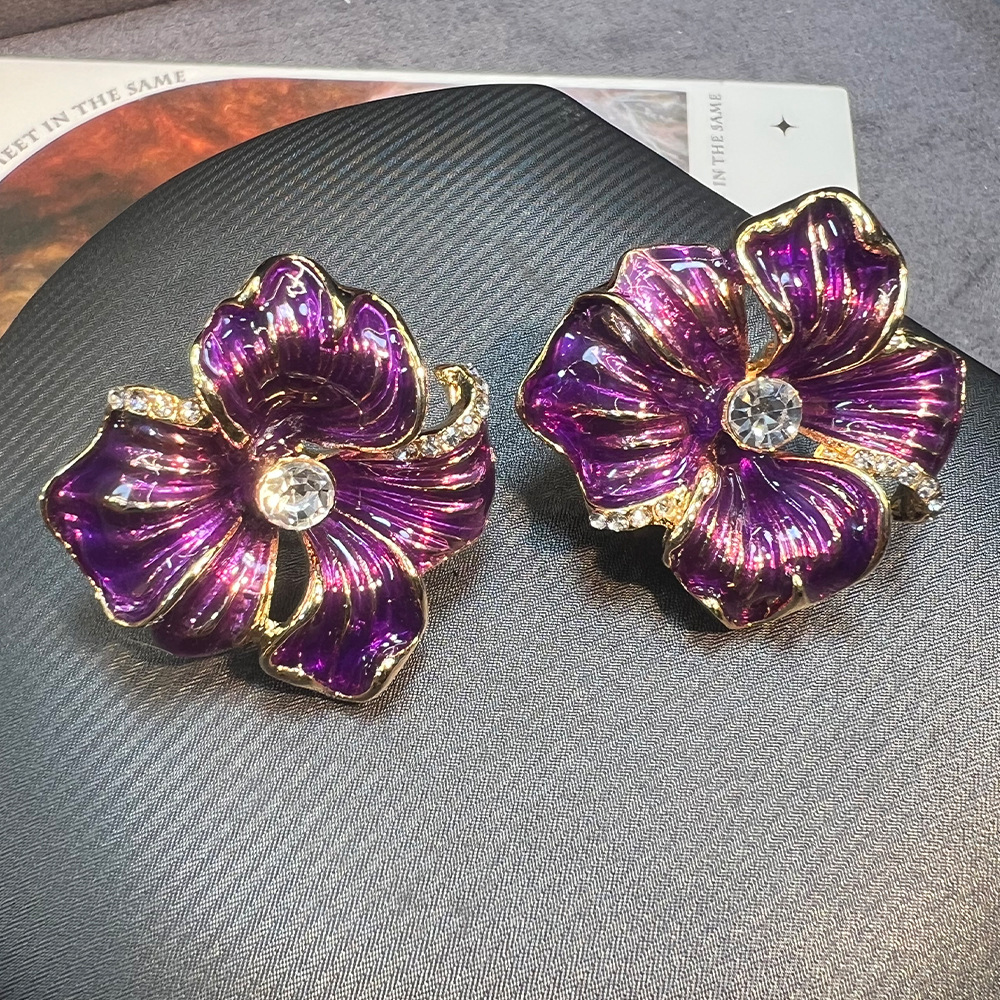 Pendientes violeta
