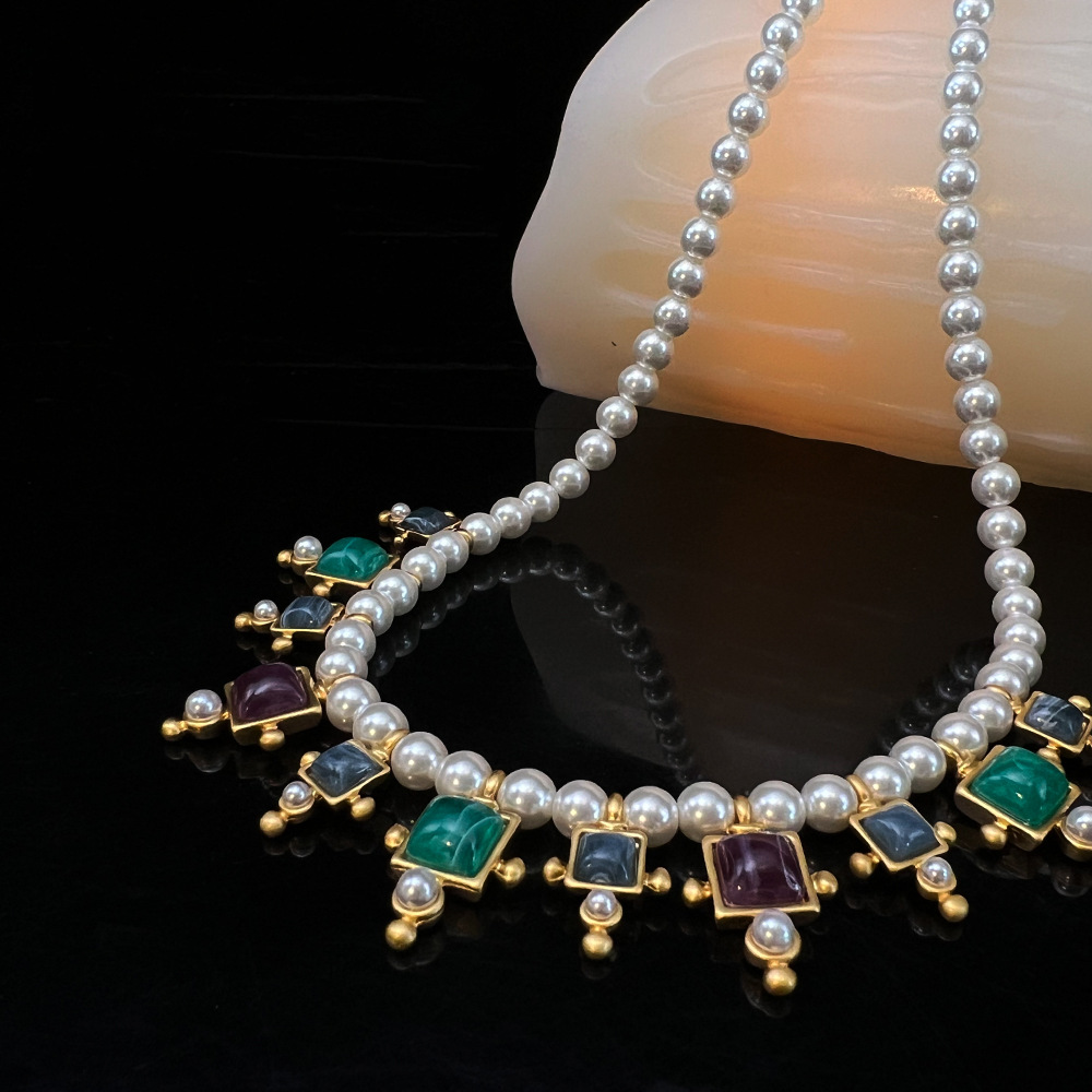 Collar de perlas bañado en cobre