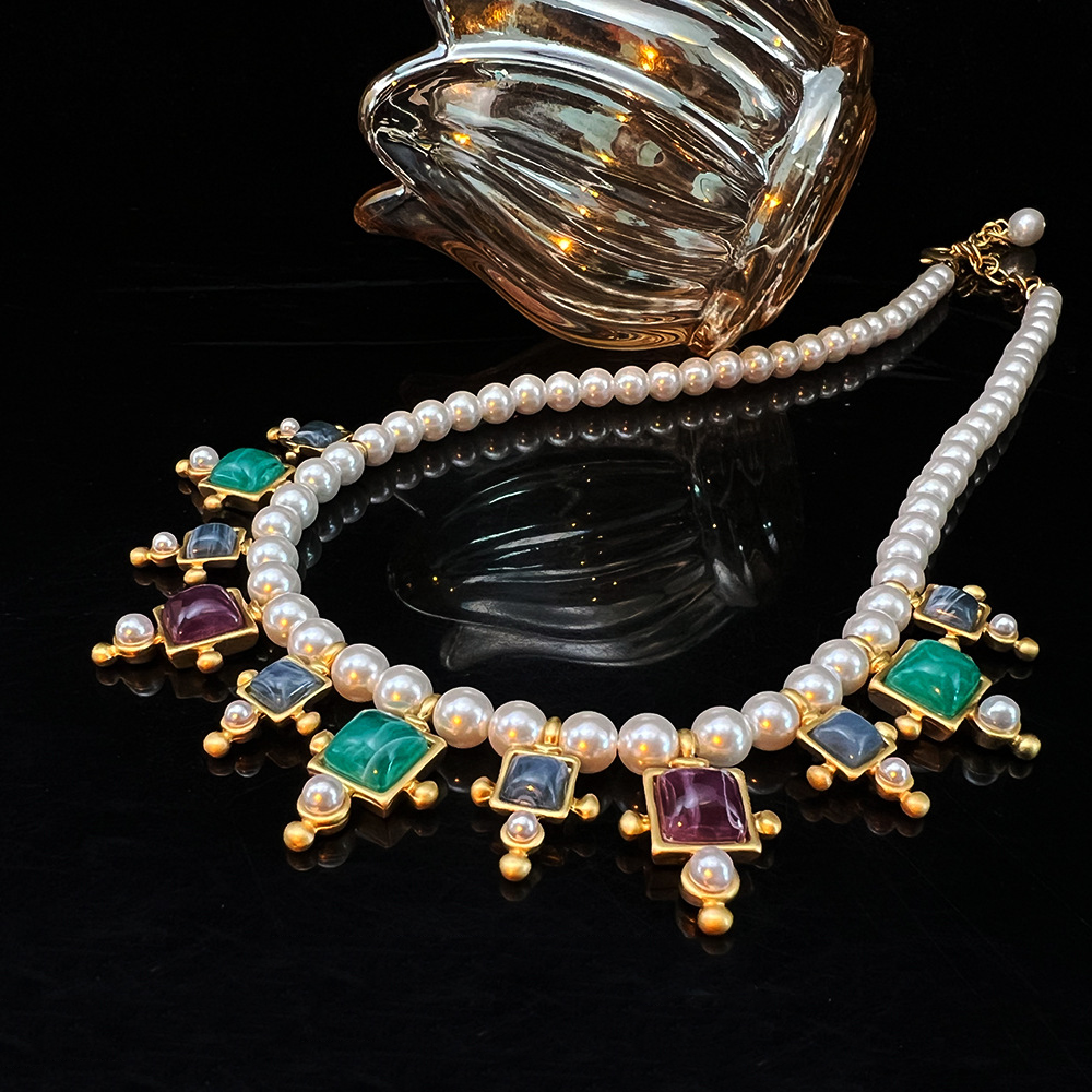 Collar de perlas bañado en cobre
