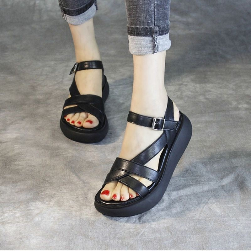 Sandalias con tiras cruzadas