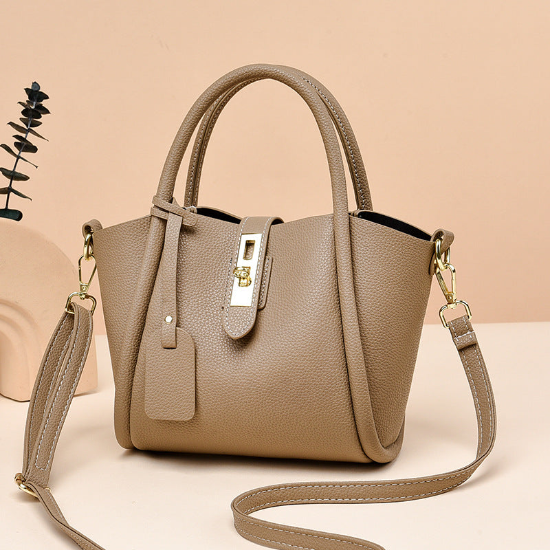Bolso bandolera de piel texturizada