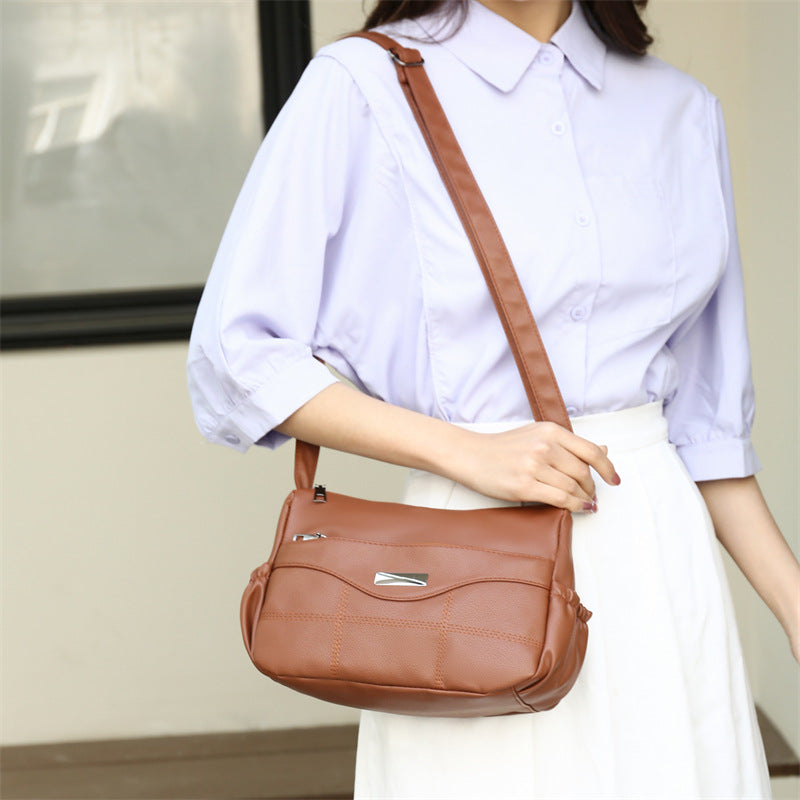Bolso sencillo e informal de piel suave