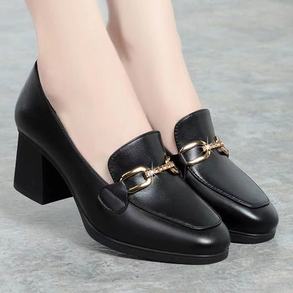 Tacones altos con suela suave y punta redonda