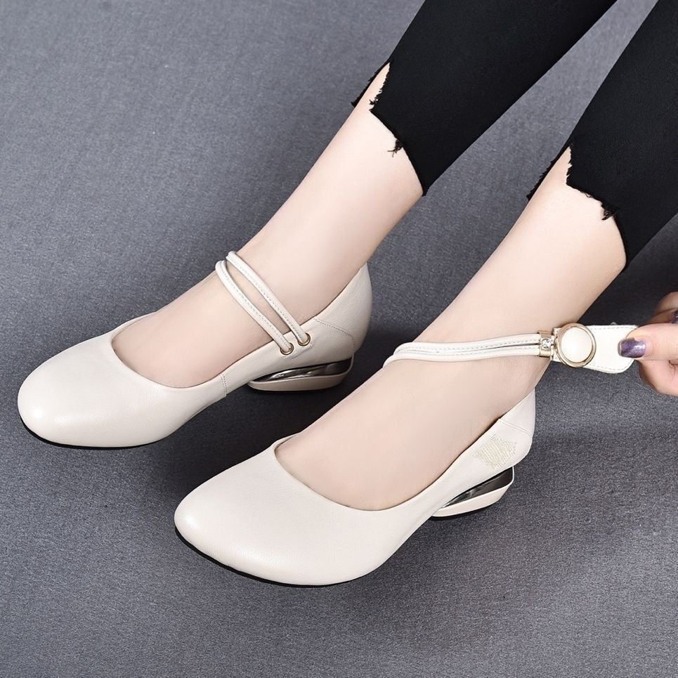 Zapatos de piel sencillos de tacón bajo y punta redonda