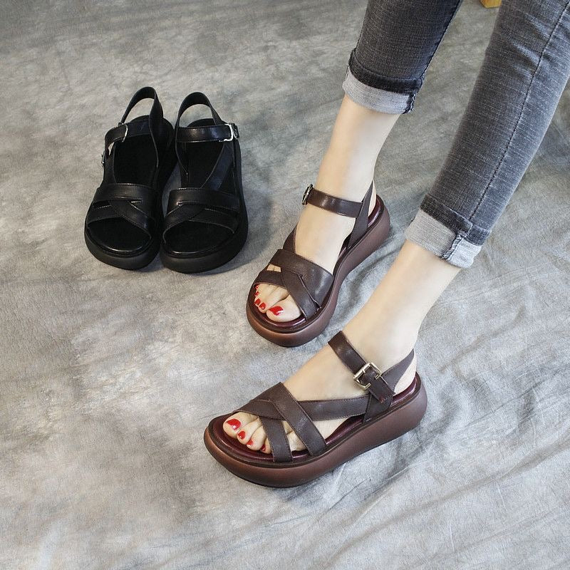 Sandalias con tiras cruzadas