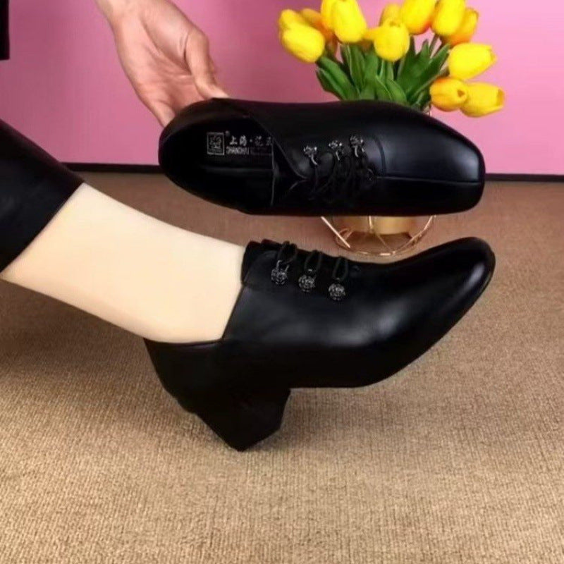 Zapatos de piel sencillos y versátiles con tacón grueso