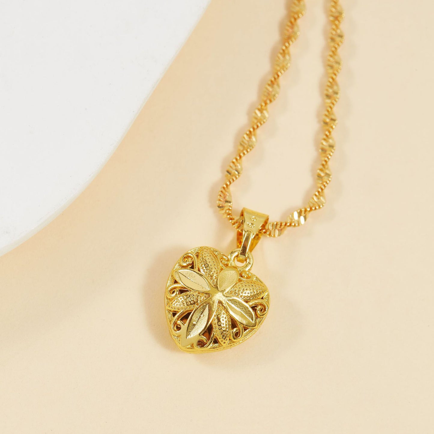 Collar de corazón