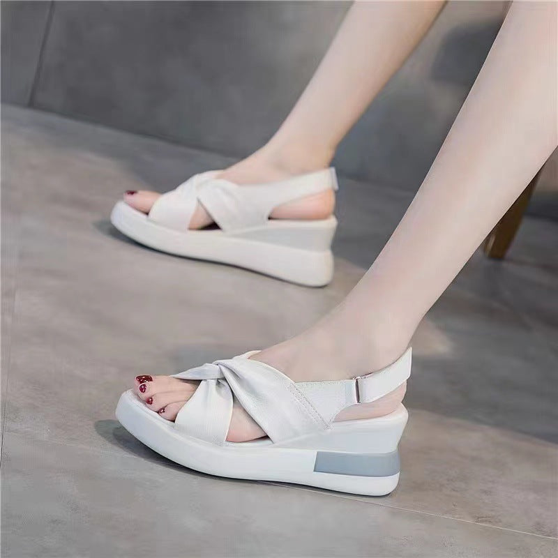 Sandalias con entrecruzamiento de lazo