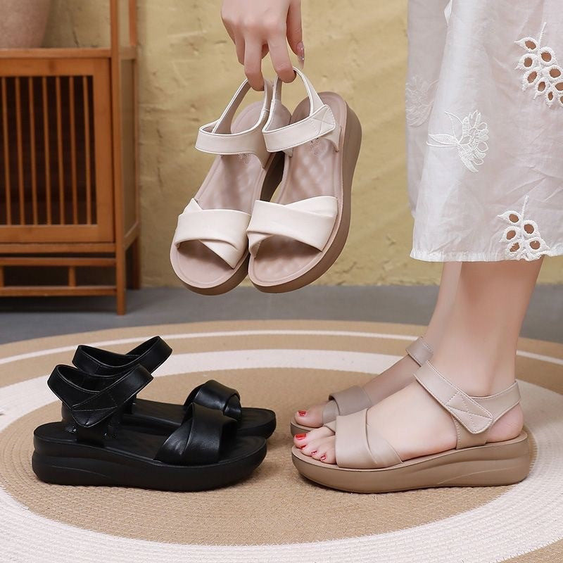 Sandalias de cuña de piel suave