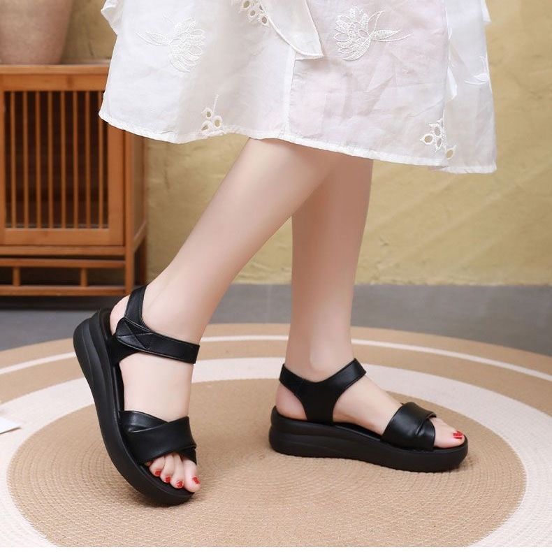 Sandalias de cuña de piel suave