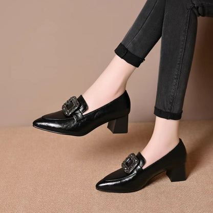Zapatos de tacón grueso y suave con hebilla cuadrada