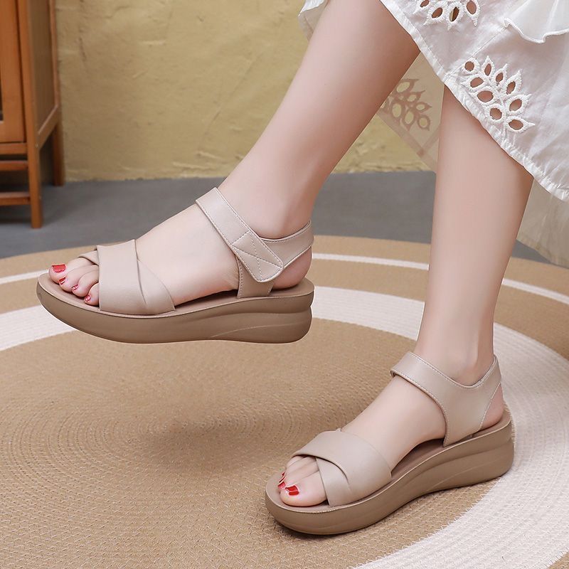 Sandalias de cuña de piel suave